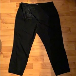 Express size 10 black ankle cropped pants